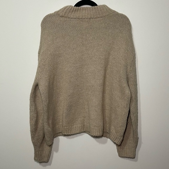 H&M Women’s Tan eyelet crew neck alpaca wool blend sweater in size S - Picture 7 of 7